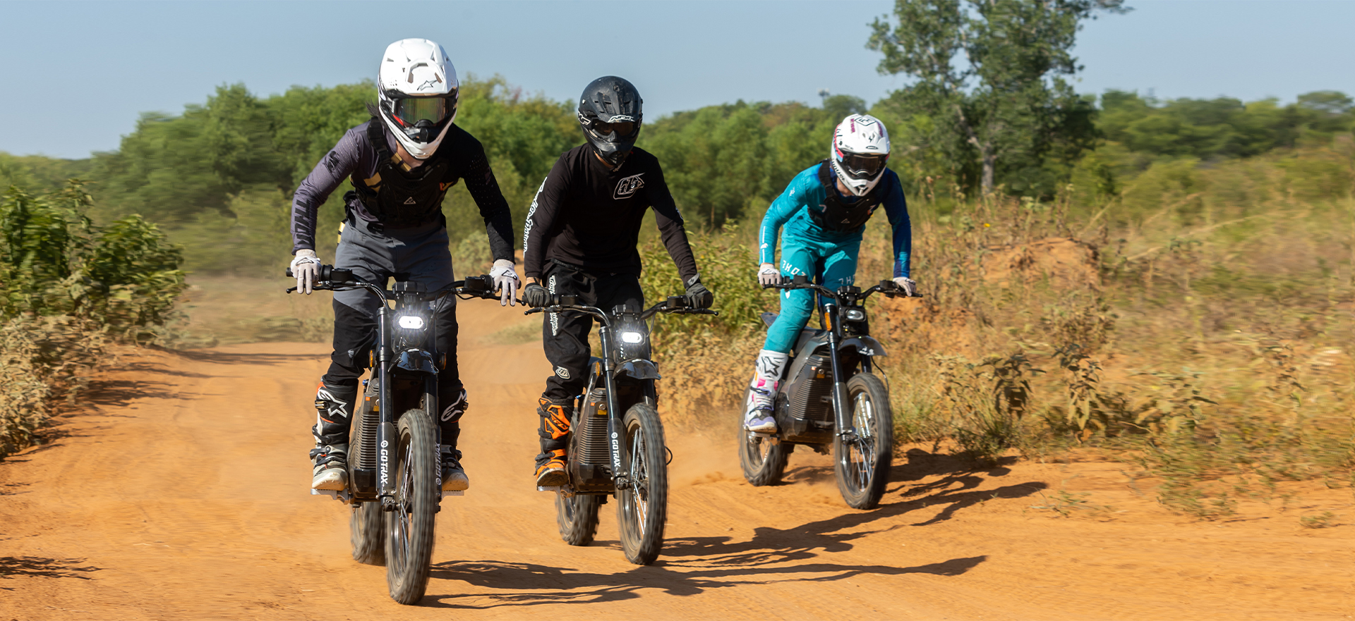 DX1 ��ͯԽҰ��